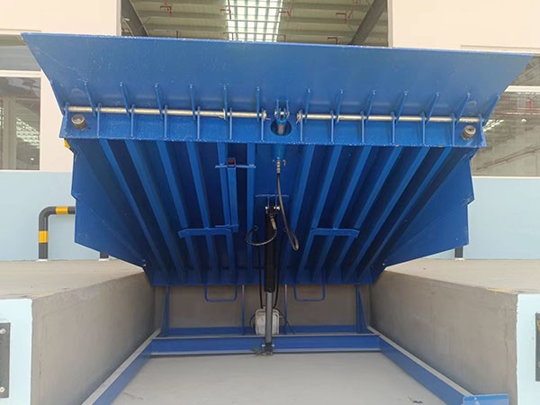 中南國際滑升門及平台